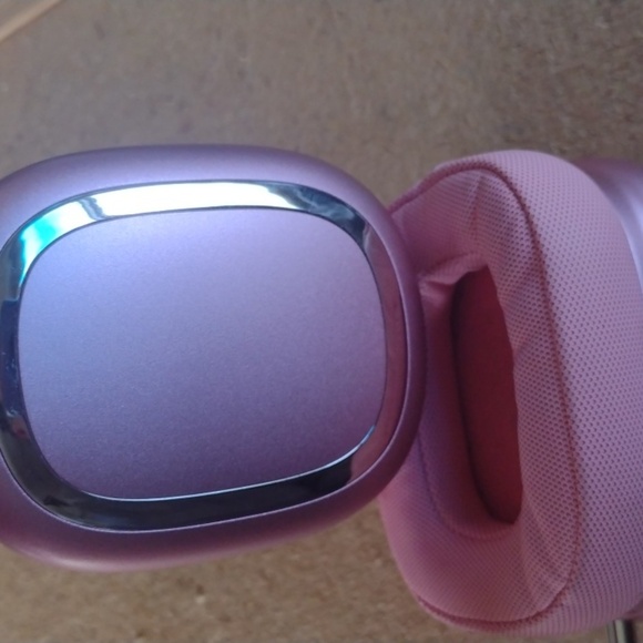 Pink Overear wireless Bluetooth Headphones NWOT - Picture 3 of 3